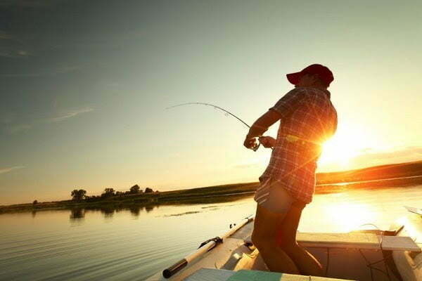 Mơ thấy đi câu cá một mình