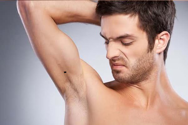 Nốt ruồi ở nách đàn ông