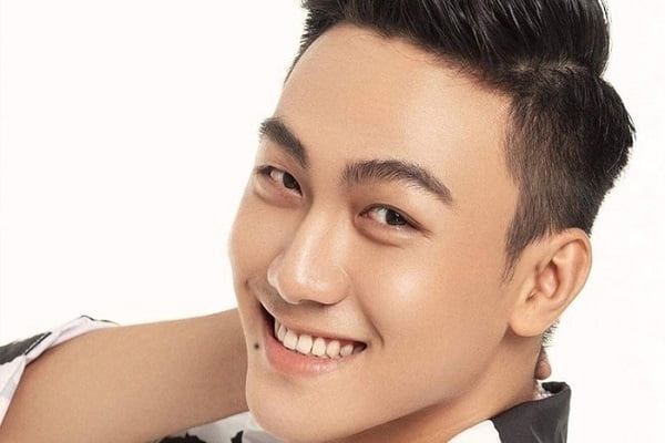 Đàn ông có nốt ruồi mép miệng thì sao?