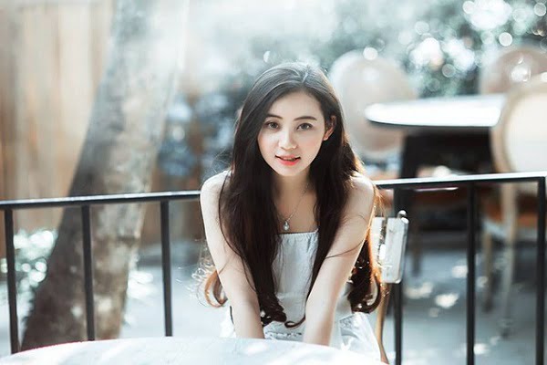 Xin chào cô gái hay đa sầu đa cảm