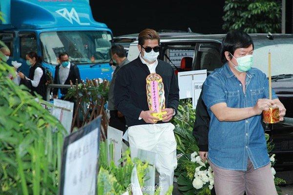 đi đám tang nên kiêng gì